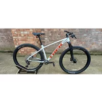 2nd Hand Trek X-Caliber 8 M/L Mountain Bike 2022 White